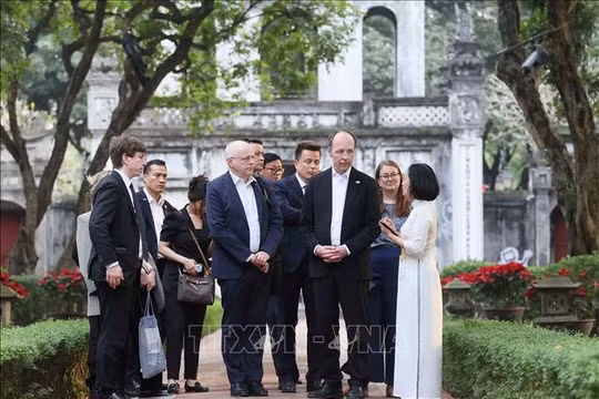 Chủ tịch Quốc hội Phần Lan thăm Văn Miếu - Quốc Tử Giám, Di tích Nhà tù Hỏa Lò