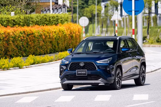 Toyota giảm giá các mẫu xe đắt khách