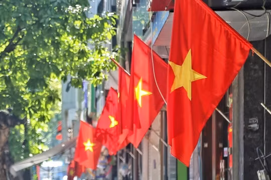 Bộ Nội vụ tán thành đề xuất hoán đổi ngày làm việc để nghỉ lễ 30/4-1/5 liền 5 ngày