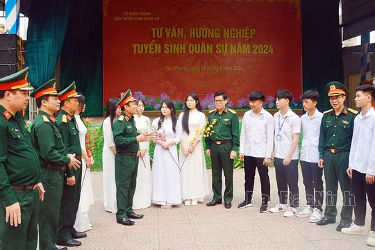 Bộ Quốc phòng kiểm tra công tác tuyển sinh quân sự tại tỉnh Bắc Ninh