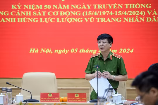 Lan tỏa những hình ảnh đẹp trong dịp kỷ niệm 50 năm Ngày truyền thống lực lượng Cảnh sát cơ động
