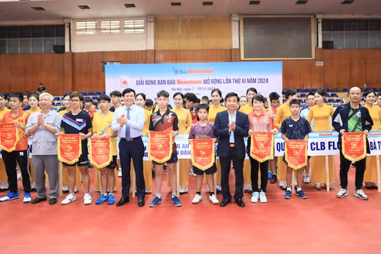 Gần 400 tay vợt tham gia Giải bóng bàn tranh Cúp Báo Hànộimới lần thứ XI