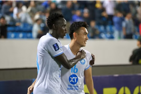 Thép Xanh Nam Định ngược dòng đánh bại Tampines Rovers ở giải châu Á