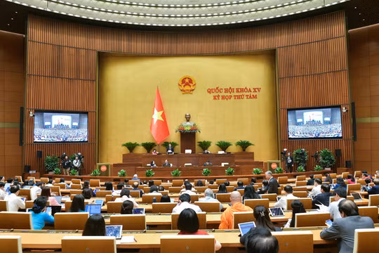 Quốc hội thảo luận về dự án Luật Điện lực (sửa đổi)