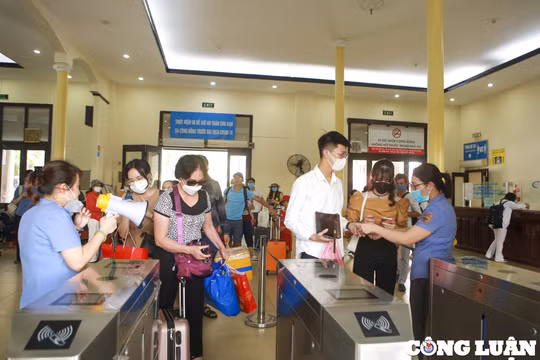 Khoảng 100.000 vé tàu Tết đã được ngành đường sắt bán ra
