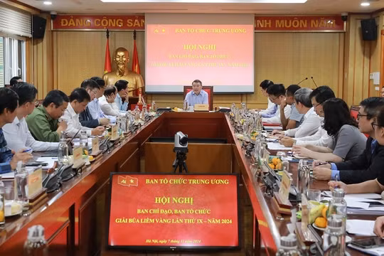 Triển khai kế hoạch tổ chức Lễ công bố và trao Giải Búa liềm vàng lần thứ IX