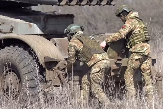 Nga liên tiếp báo tin thắng trận, Ukraine chật vật kháng cự