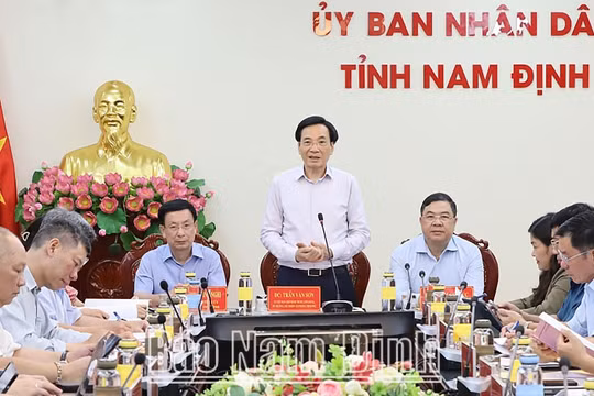 Đoàn công tác của Văn phòng Chính phủ và các bộ, ngành làm việc tại Nam Định