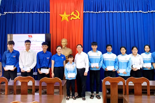 Gia Lai: Hơn 1 tỷ đồng hỗ trợ các thí sinh có hoàn cảnh khó khăn tham dự kỳ thi THPT