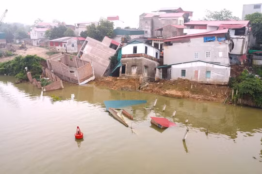 Bắc Ninh: Công bố tình huống khẩn cấp về thiên tai và lệnh xây dựng công trình đê Hữu Cầu