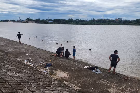 Nam Định: Cùng nhau đi tắm ở sông Ninh Cơ, anh em ruột bị đuối nước tử vong
