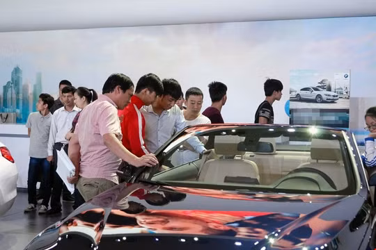 Chính phủ thúc giục, chính sách giảm lệ phí trước bạ vẫn là 'ẩn số'