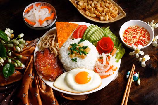 Cơm tấm cùng nhiều món ăn Việt vào top món từ gạo ngon nhất Đông Nam Á
