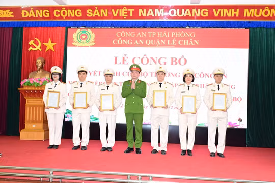 Công bố các Quyết định của Bộ trưởng Bộ Công an về sắp xếp kiện toàn Công an ở Hải Phòng