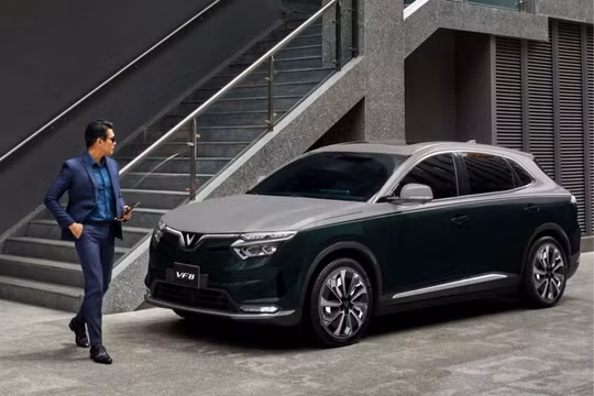 VF 8 Lux trong mắt chuyên gia xe: Thông minh hơn, đẳng cấp hơn