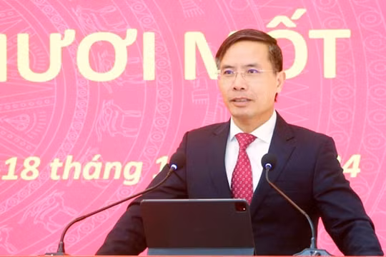 Chuyển sinh hoạt Đoàn đại biểu Quốc hội đối với Chủ tịch UBND tỉnh Quảng Ninh