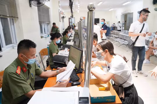 Hà Nội: Hơn 4.600 người bị hoãn xuất cảnh vì nợ thuế, chây ì đóng thuế