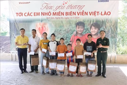 Báo điện tử VietnamPlus tổ chức nhiều hoạt động thiện nguyện tại Nghệ An