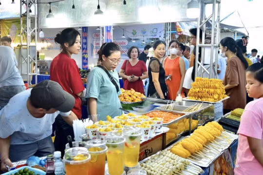 Hơn 30 nghìn người tham dự Lễ hội Văn hóa-ẩm thực 'Hương vị miền hoa nắng'