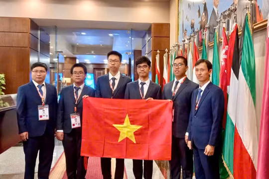Đội tuyển Olympic tin học của học sinh Việt Nam nằm top 4 đội mạnh nhất thế giới