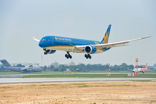 Bộ GTVT nêu 4 lý do khiến giá vé máy bay tăng cao