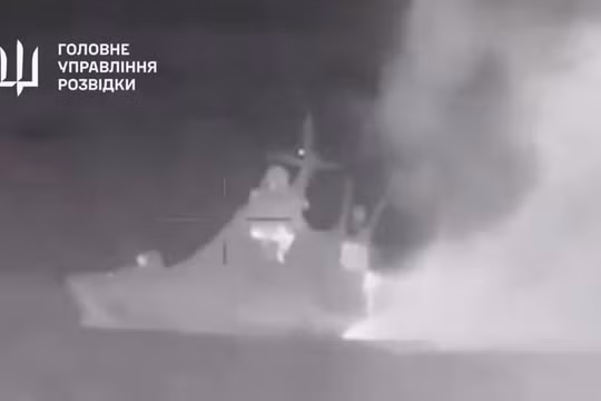 Ukraine nói đánh chìm tàu tuần tra Nga ở ngoài khơi đảo Crimea