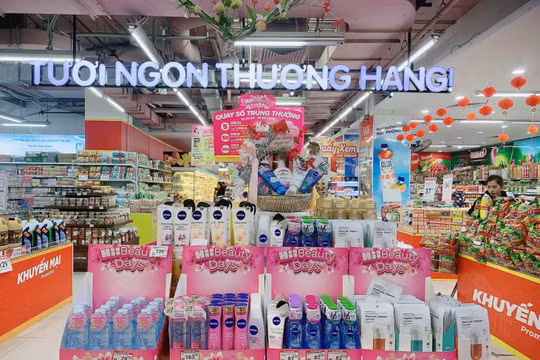 Nhà bán lẻ đua nhau giảm giá trước thềm Ngày Quốc tế Phụ nữ