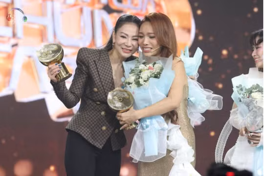 Thu Minh và Vũ Thảo My là quán quân cuộc thi Our song Vietnam