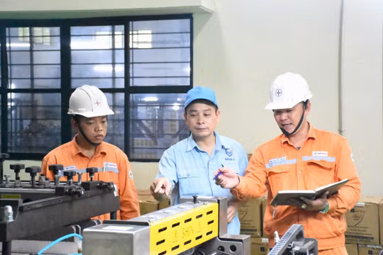 EVNHANOI chủ động xây dựng kịch bản và phương án bảo đảm cung ứng điện cho Thủ đô năm 2025