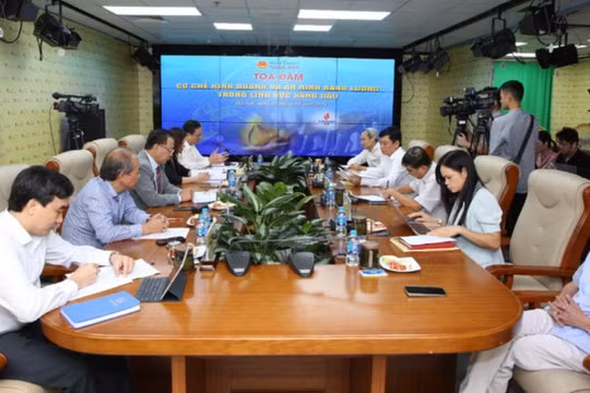 Báo Đại biểu Nhân dân tổ chức tọa đàm về an ninh năng lượng trong lĩnh vực xăng dầu
