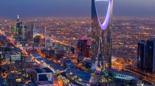 Saudi Arabia giành lại một phần thị phần dầu mỏ từ Nga ở châu Á
