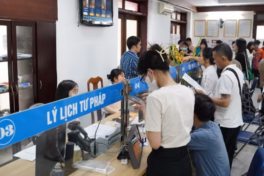 Đề xuất miễn phí cấp phiếu lý lịch tư pháp qua ứng dụng VNeID