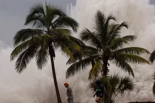 Bão Beryl đổ bộ vào Jamaica và quần đảo Cayman