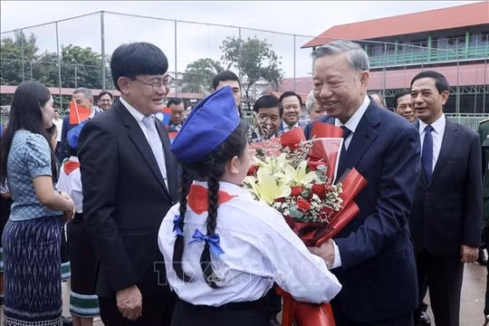 Chủ tịch nước Tô Lâm mong muốn mô hình trường song ngữ Lào - Việt Nam sẽ tiếp tục được nhân rộng