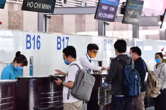 Giá vé máy bay dịp 2/9 rục rịch tăng, nhiều chặng bay du lịch sắp hết vé