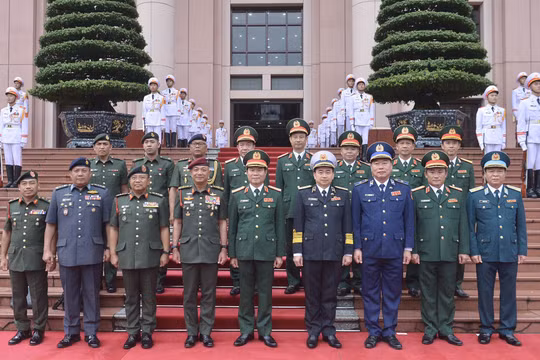 Thượng tướng Nguyễn Tân Cương chủ trì Lễ đón chính thức Tư lệnh Lực lượng Quốc phòng Malaysia