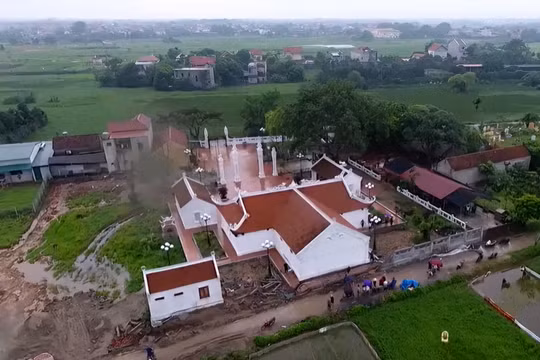 Vụ đổ tường bao di tích Quốc gia tại Phúc Thọ: Dấu hỏi về chất lượng thi công công trình?