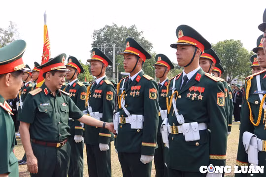 Sẽ trình Quốc hội thông qua dự án sửa Luật Sĩ quan Quân đội theo trình tự rút gọn tại Kỳ họp thứ 8