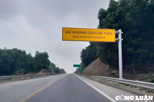 Bổ sung biển báo, mở rộng điểm dừng khẩn cấp trên cao tốc Cam Lộ - La Sơn
