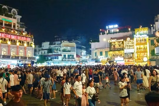 Hà Nội: Chấn chỉnh công tác quản lý khu vực hồ Hoàn Kiếm