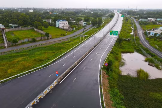 Làm đường dân sinh, đường song hành cao tốc Bến Lức - Long Thành qua Đồng Nai