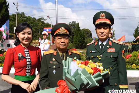 Hai Bộ trưởng chủ trì Giao lưu hữu nghị quốc phòng biên giới Việt Nam - Lào lần thứ hai