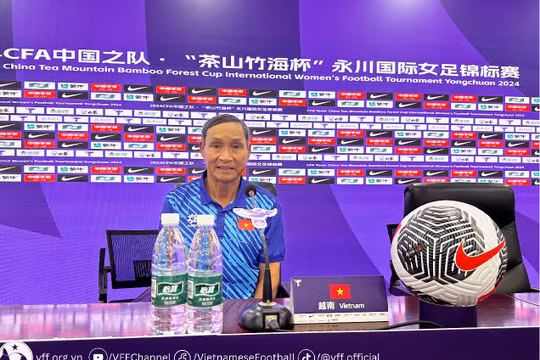 Huấn luyện viên Mai Đức Chung: 'Các cầu thủ nữ Việt Nam sẽ thi đấu tốt trước tuyển Uzbekistan'