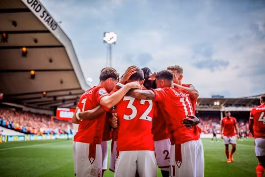 Nottingham Forest khiến Premier League ngỡ ngàng