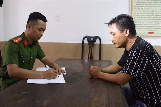 Bắt tạm giam đối tượng cầm đầu đường dây lừa bán tượng cổ