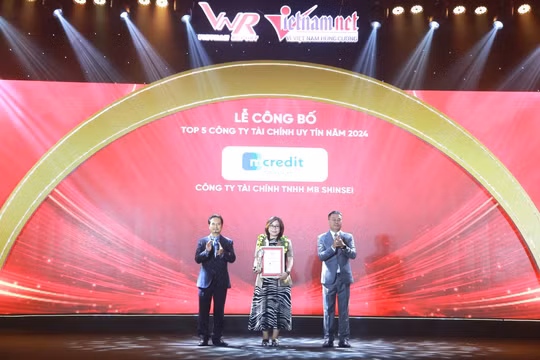 Mcredit vinh dự ghi danh Top 5 công ty uy tín nhất ngành tài chính năm 2024