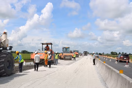 Tăng tốc thi công, bảo đảm tiến độ dự án nâng cấp tuyến Lộ Tẻ - Rạch Sỏi
