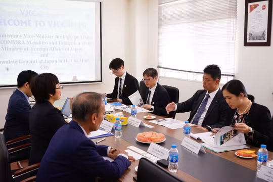 Viện VJCC – Trường Đại học Ngoại thương tiếp đón Thứ trưởng Bộ ngoại giao Nhật Bản Komura Masahiro