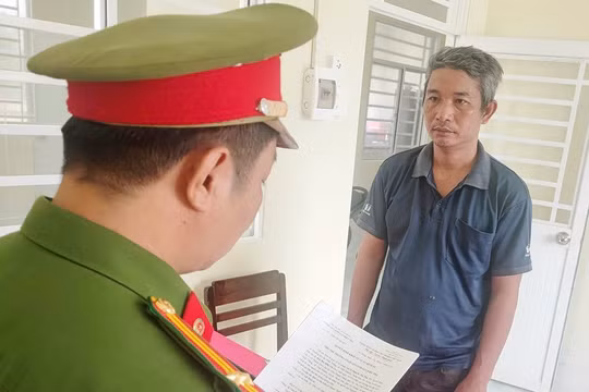 Bắt tạm giam đối tượng mang xăng đòi giết chủ nợ