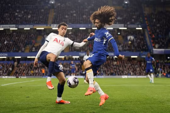 Chelsea dập tắt hi vọng vào top 4 của Tottenham